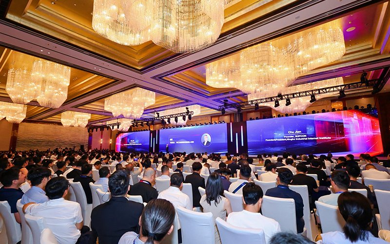 凯发k8宣布全球首个流程工业可信大模子TPT 2，，，，，“工业AI数据同盟”同步建设