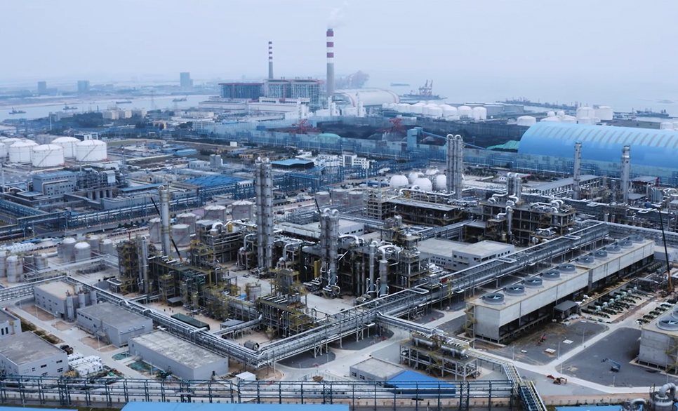 从数据孤岛到智能协同凯发k8以工业AI赋能广西华谊打造千亿级石化工业标杆